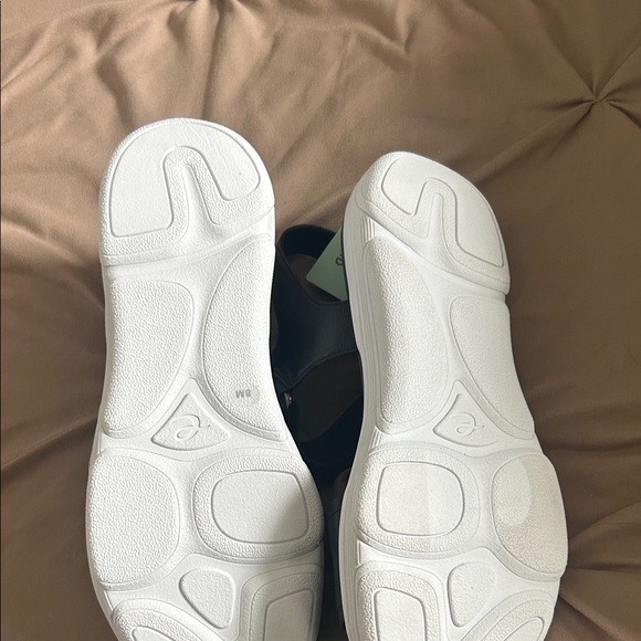 Easy Spirit Black Women's Sandals - Picture 4 of 5